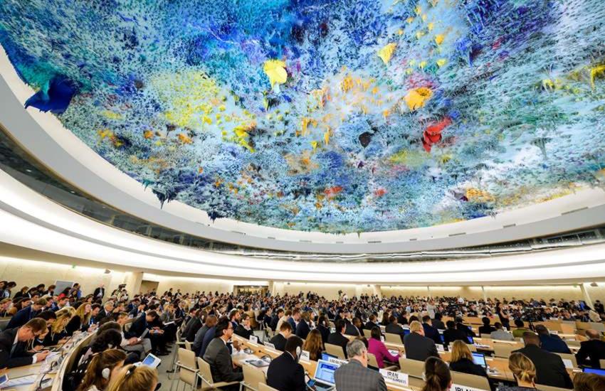 Le Conseil des droits de l’homme de l’ONU a adopté une résolution 
soutenant une coopération accrue avec les parlements. © Fabrice Coffrini / 
AFP

