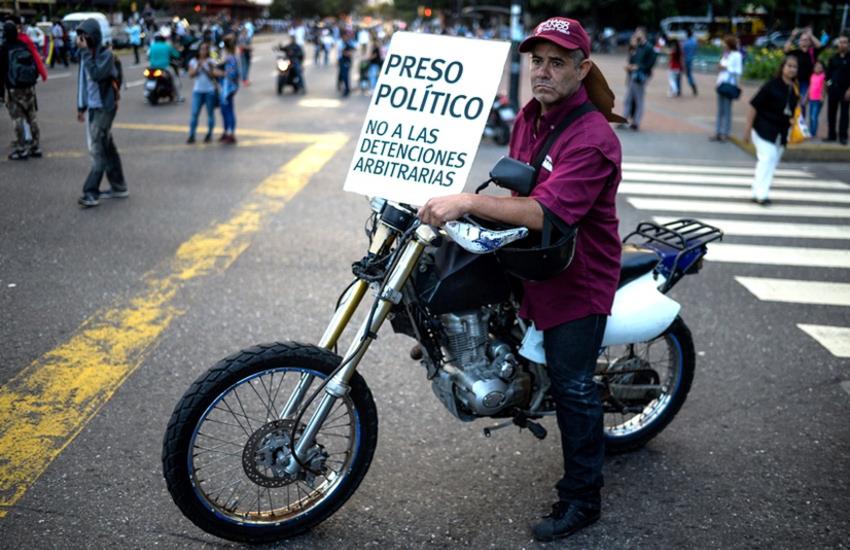 Manifestations pacifiques à Caracas. ©Federico Parra/AFP

