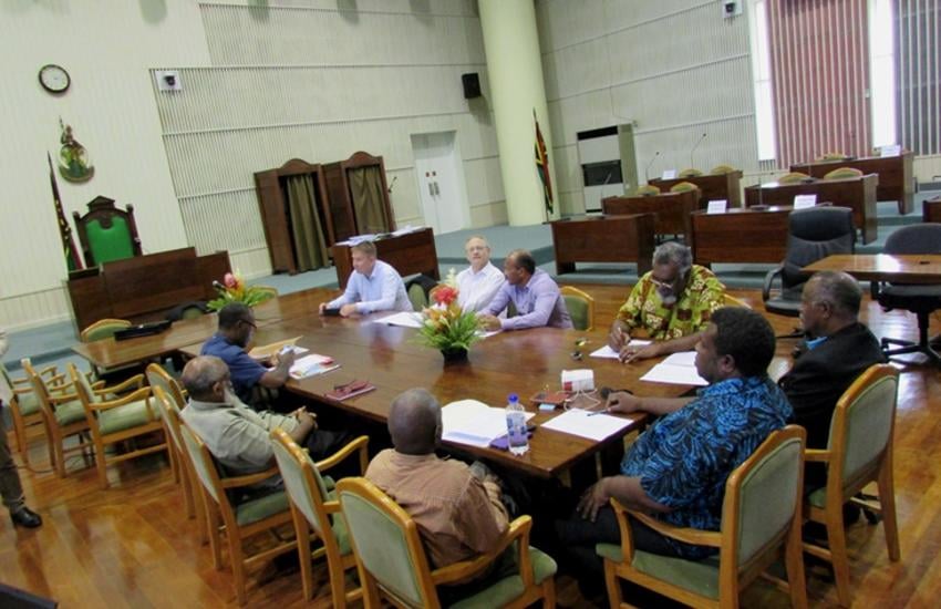 L'UIP a effectué une mission à Port Vila pour aider le Parlement de Vanuatu 
à évaluer ses besoins. © UIP/ L. Marzal

