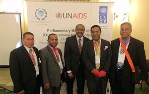 La réunion parlementaire à l’occasion de la XXème Conférence 
internationale sur le sida permettra aussi d’identifier les mesures 
législatives qui freinent l’accès aux traitements. ©UIP

